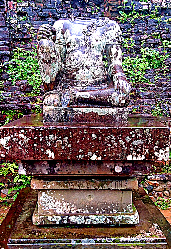 Old statue from the ruins of My Son