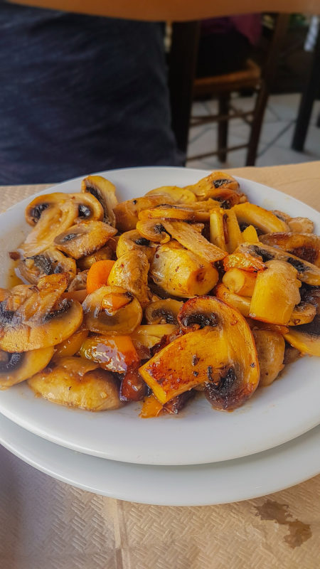 Garlic mushrooms at the restaurant Maro's Taverna