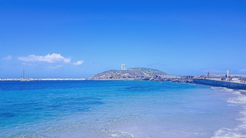 Vue sur la mer et le temple d'Apollon