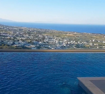 Video of a dream villa in Santorini