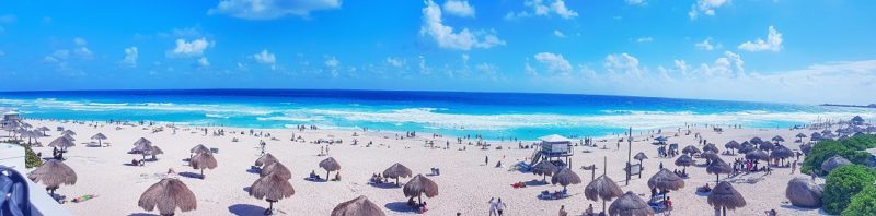 Playa Delfines panorama